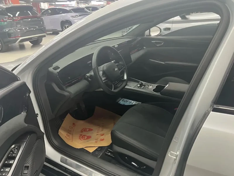 BYD Seal 4x4 80.64KWH 492 km, снимка 8 - Автомобили и джипове - 52862123