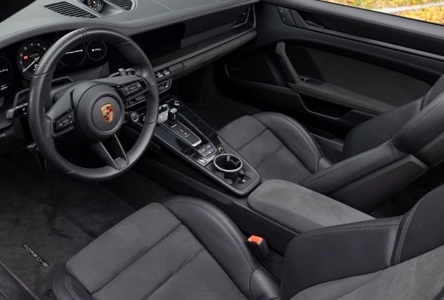 Porsche 911 992 CARRERA 4 GTS/ CABRIO/ SPORT DESIGN/ BOSE/ 360, снимка 10 - Автомобили и джипове - 47775103