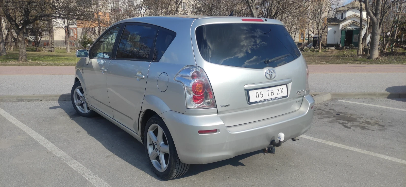 Toyota Corolla verso 2, 2 D-CAT 5местна - изображение 5