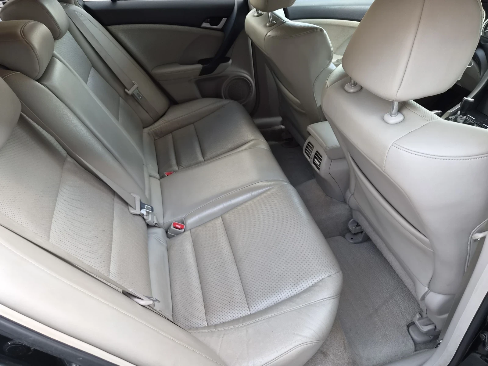 Honda Accord 2.2D, снимка 16 - Автомобили и джипове - 51837321
