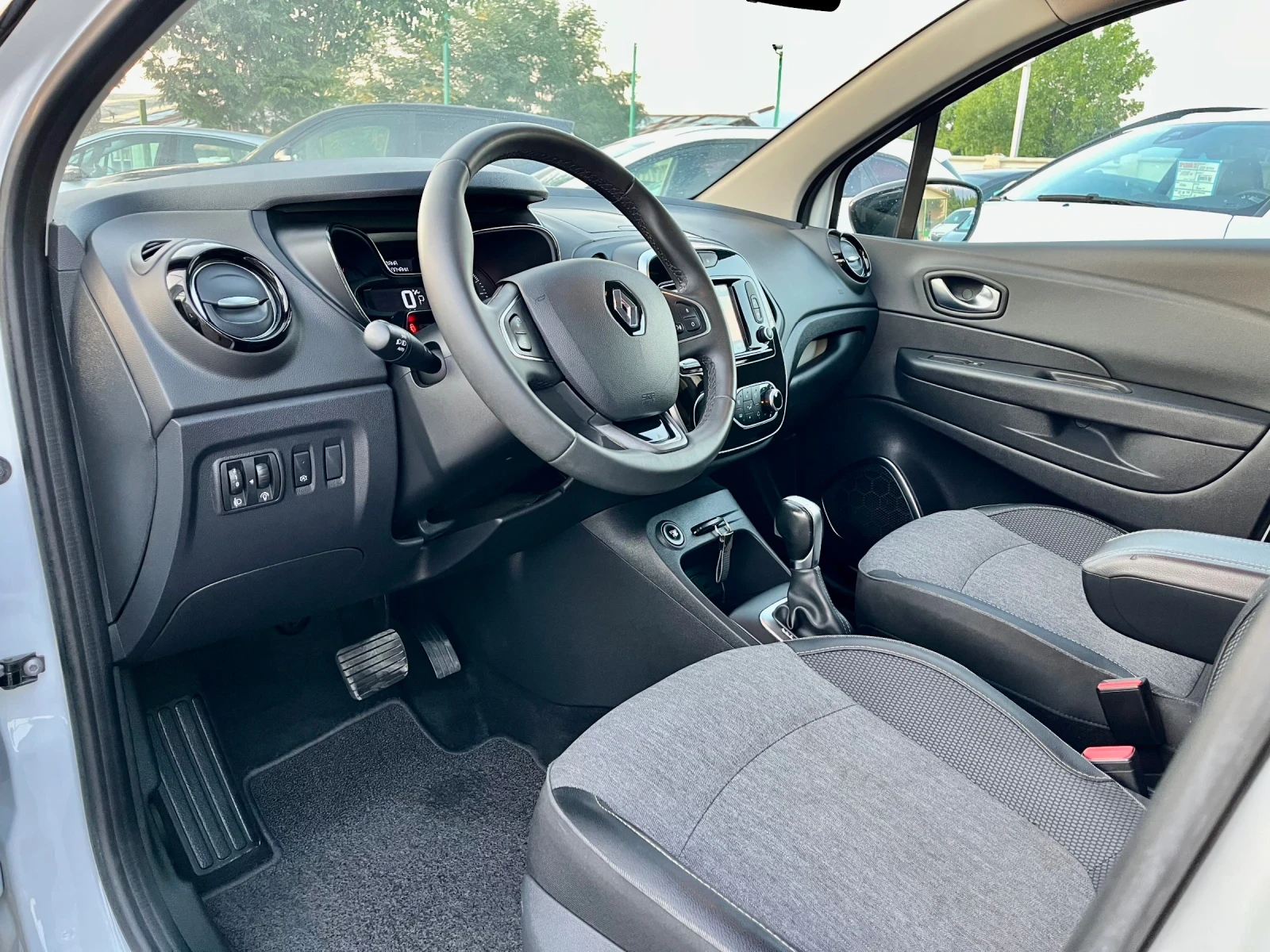 Renault Captur 1.5 dci R-link / LED PURE VISION - изображение 10