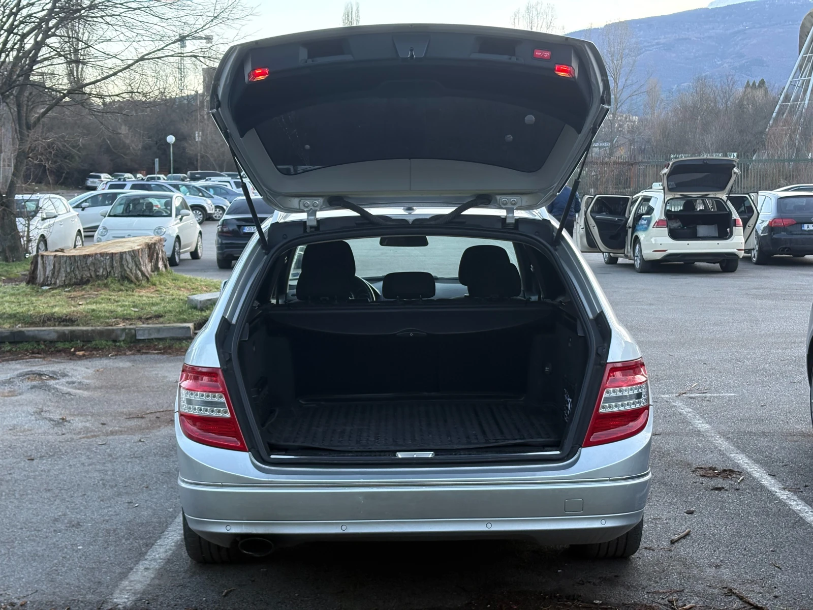 Mercedes-Benz C 220, снимка 9 - Автомобили и джипове - 53890070