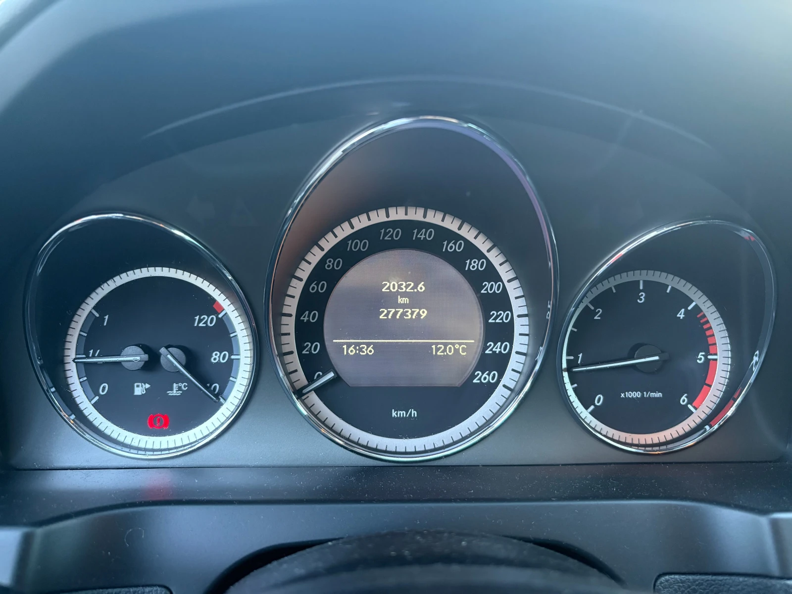 Mercedes-Benz C 220, снимка 10 - Автомобили и джипове - 53890070