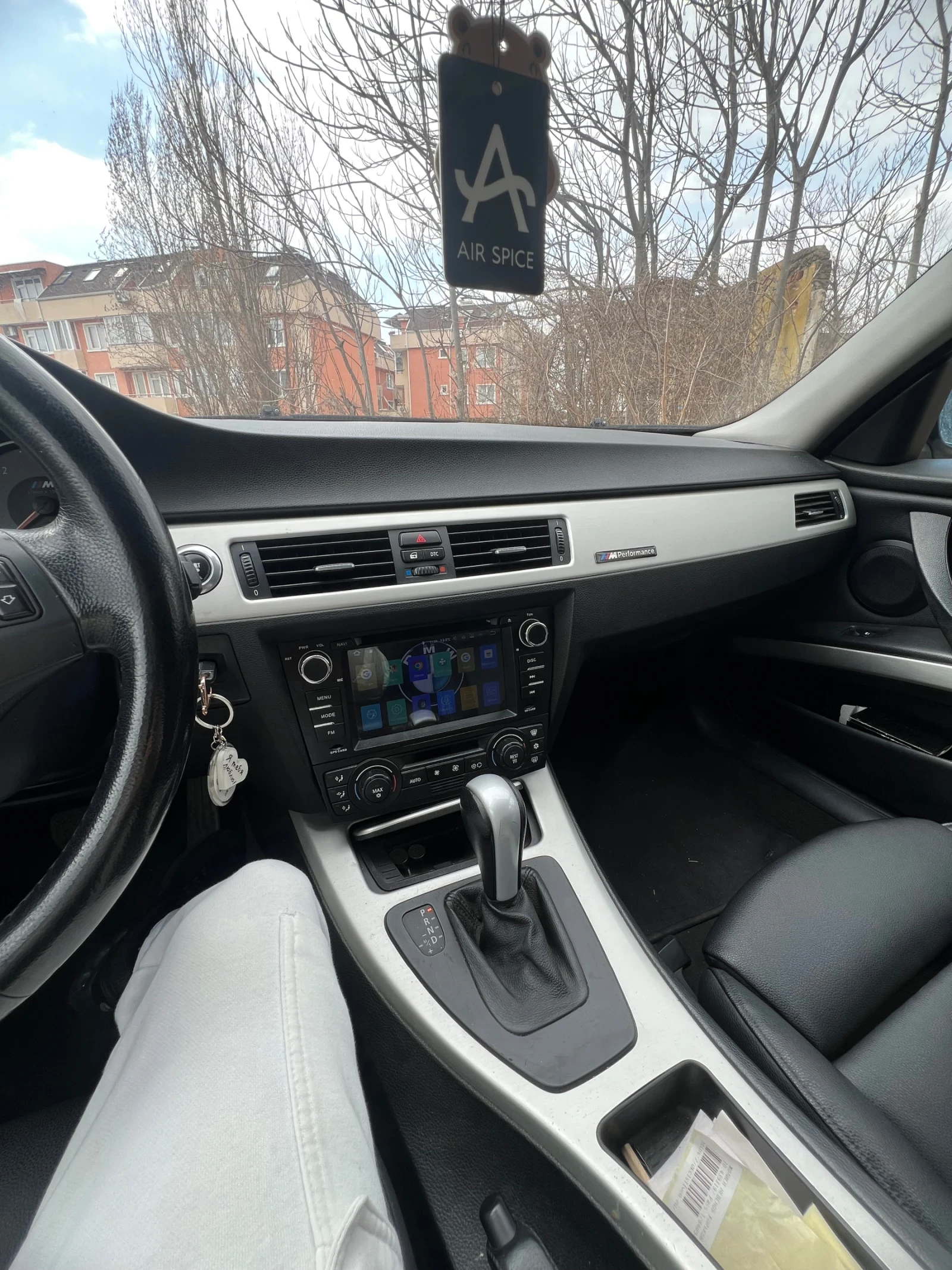 BMW 320, снимка 14 - Автомобили и джипове - 53910712