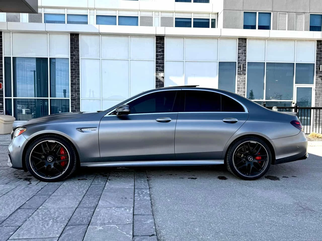 Mercedes-Benz E 63 AMG 4MATIC+ * МАСАЖИ* ДИСТРОНИК* 360 КАМЕРА* ОБДУХВАНЕ, снимка 4 - Автомобили и джипове - 53982952