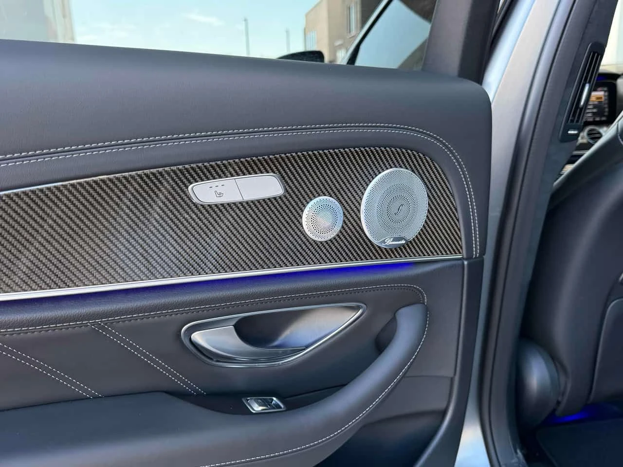 Mercedes-Benz E 63 AMG 4MATIC+ * МАСАЖИ* ДИСТРОНИК* 360 КАМЕРА* ОБДУХВАНЕ, снимка 17 - Автомобили и джипове - 53982952