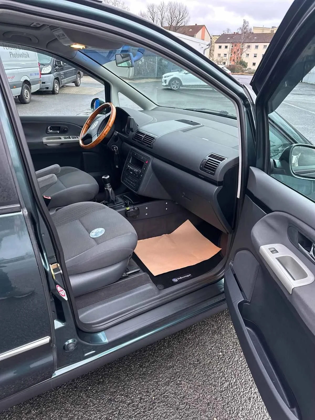 VW Sharan 1.9 TDI, снимка 12 - Автомобили и джипове - 54058970