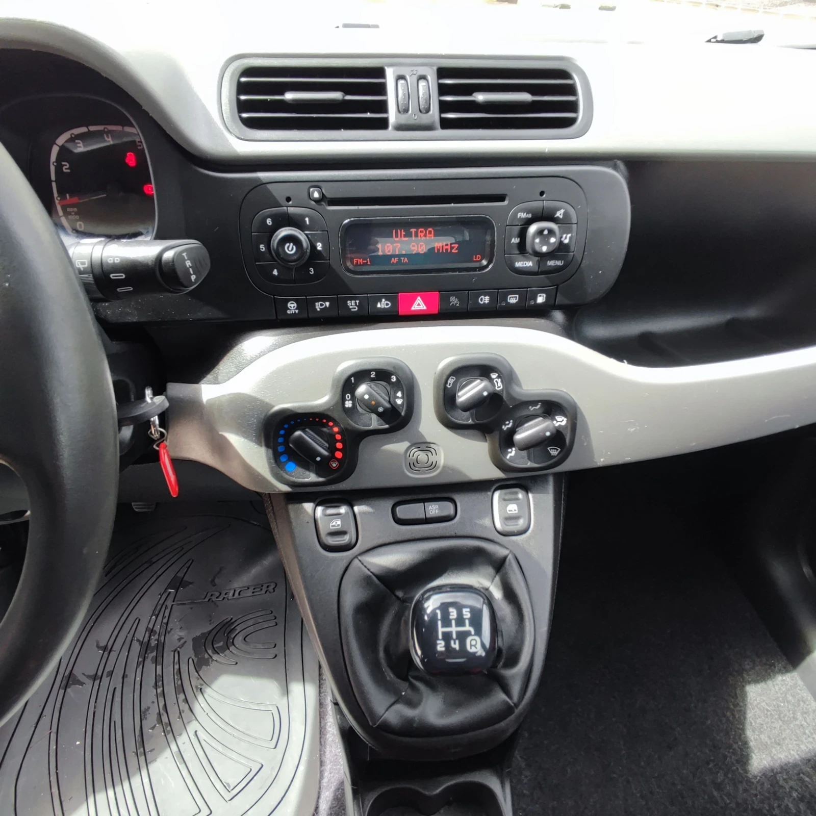 Fiat Panda 09i* twin turbo* METAN* 85кс.* , снимка 10 - Автомобили и джипове - 54081878