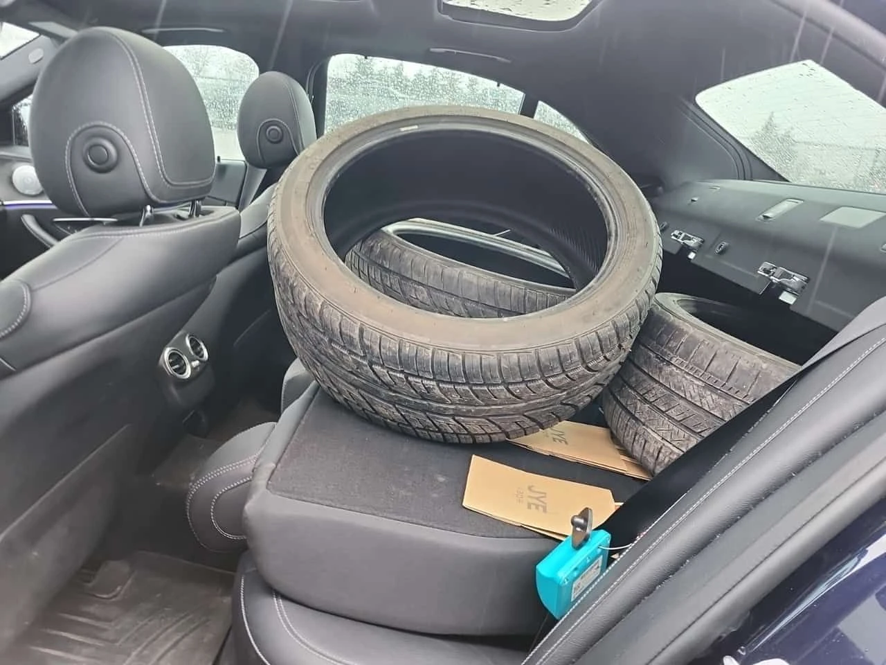 Mercedes-Benz E 400 BURMESTER| HEAD-UP| AMBIENT| 2 КЛЮЧА| 2 ЧИФТА ГУМИ, снимка 15 - Автомобили и джипове - 54171250