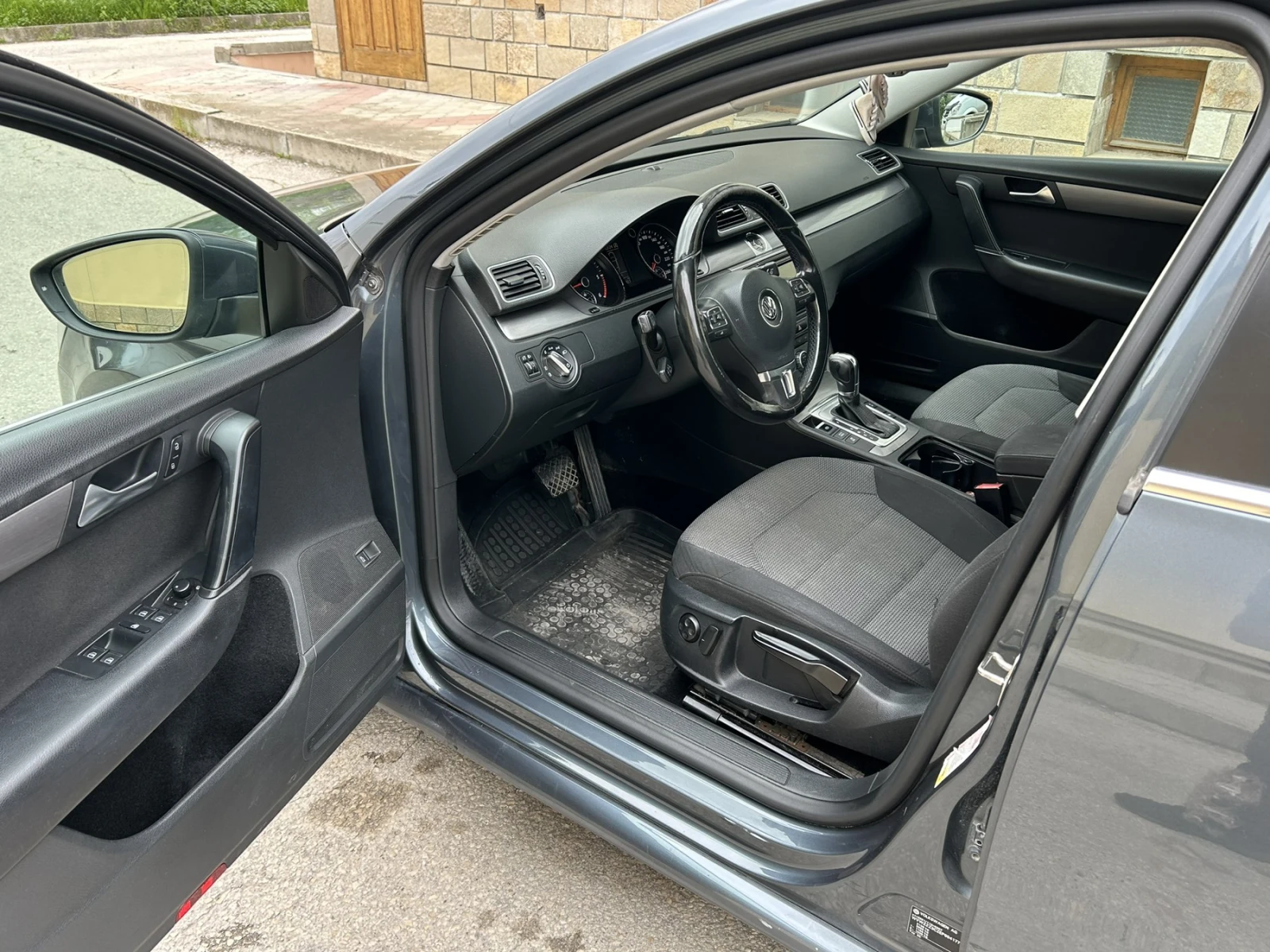 VW Passat 2.0 TDI, снимка 10 - Автомобили и джипове - 54495192