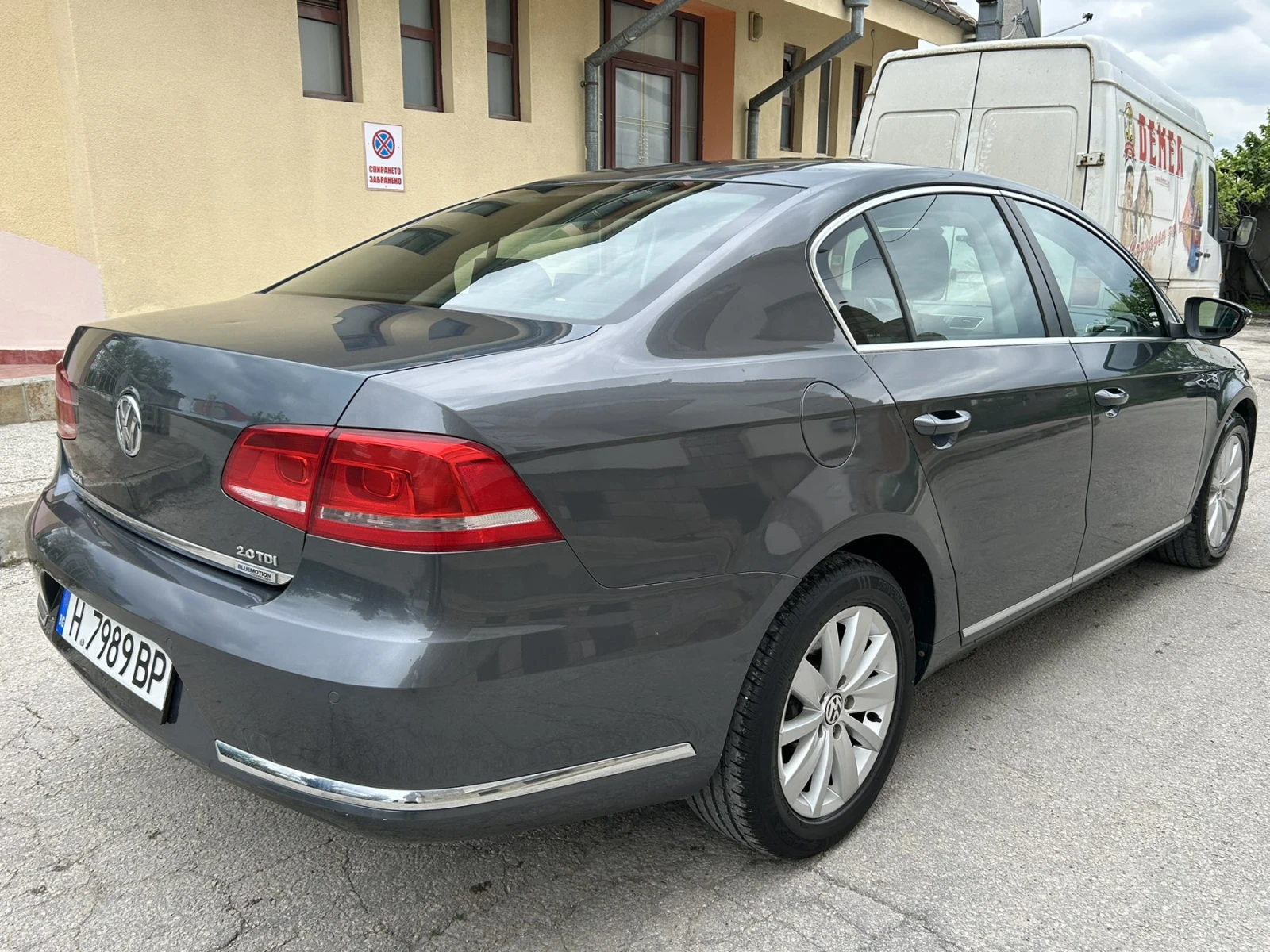 VW Passat 2.0 TDI, снимка 11 - Автомобили и джипове - 54495192