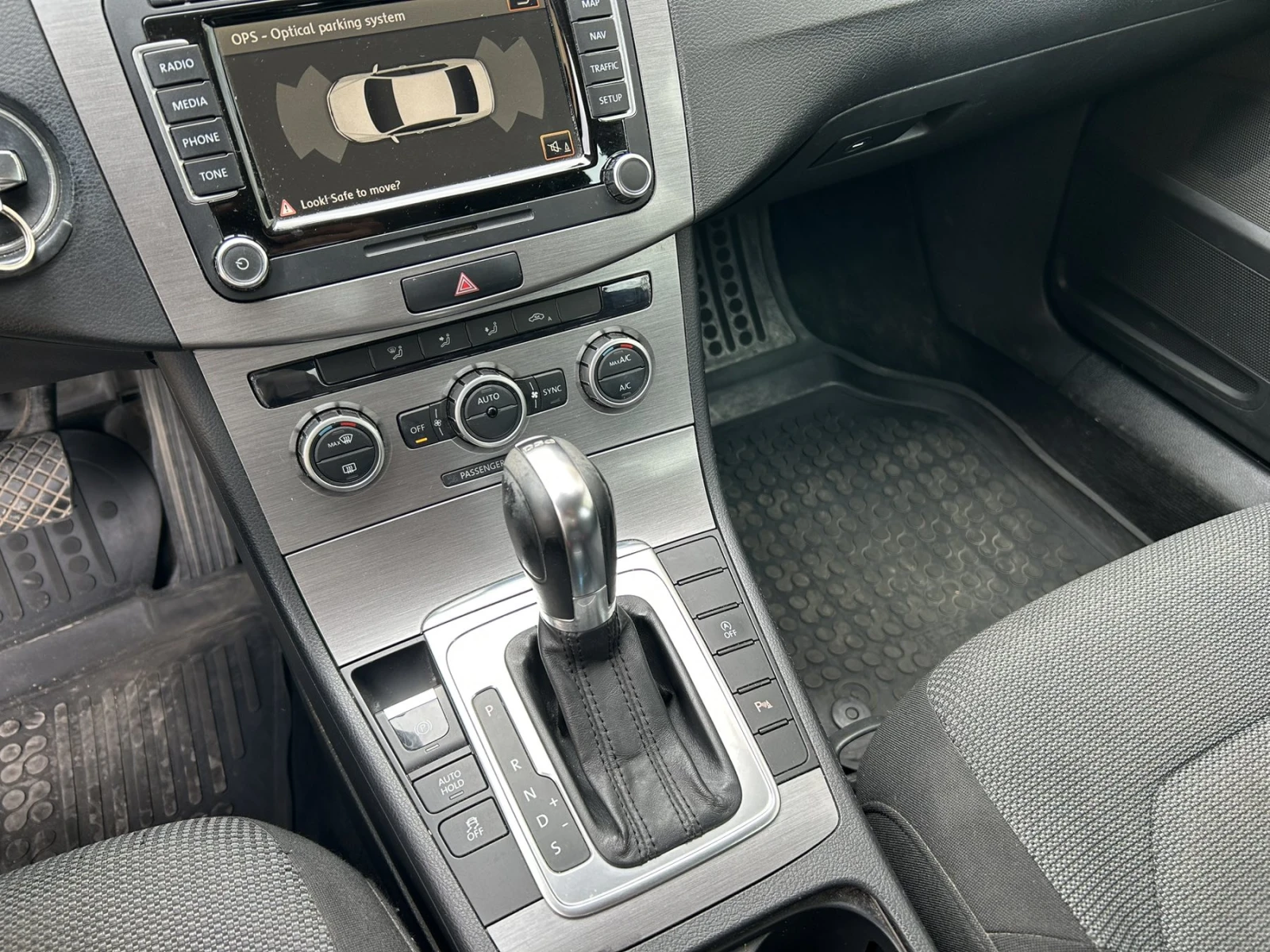 VW Passat 2.0 TDI, снимка 9 - Автомобили и джипове - 54495192