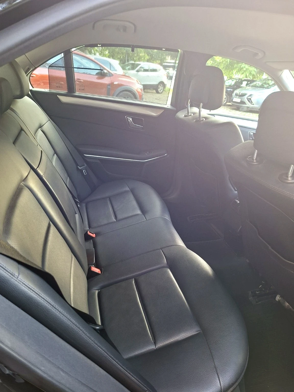 Mercedes-Benz E 220, снимка 11 - Автомобили и джипове - 54768983