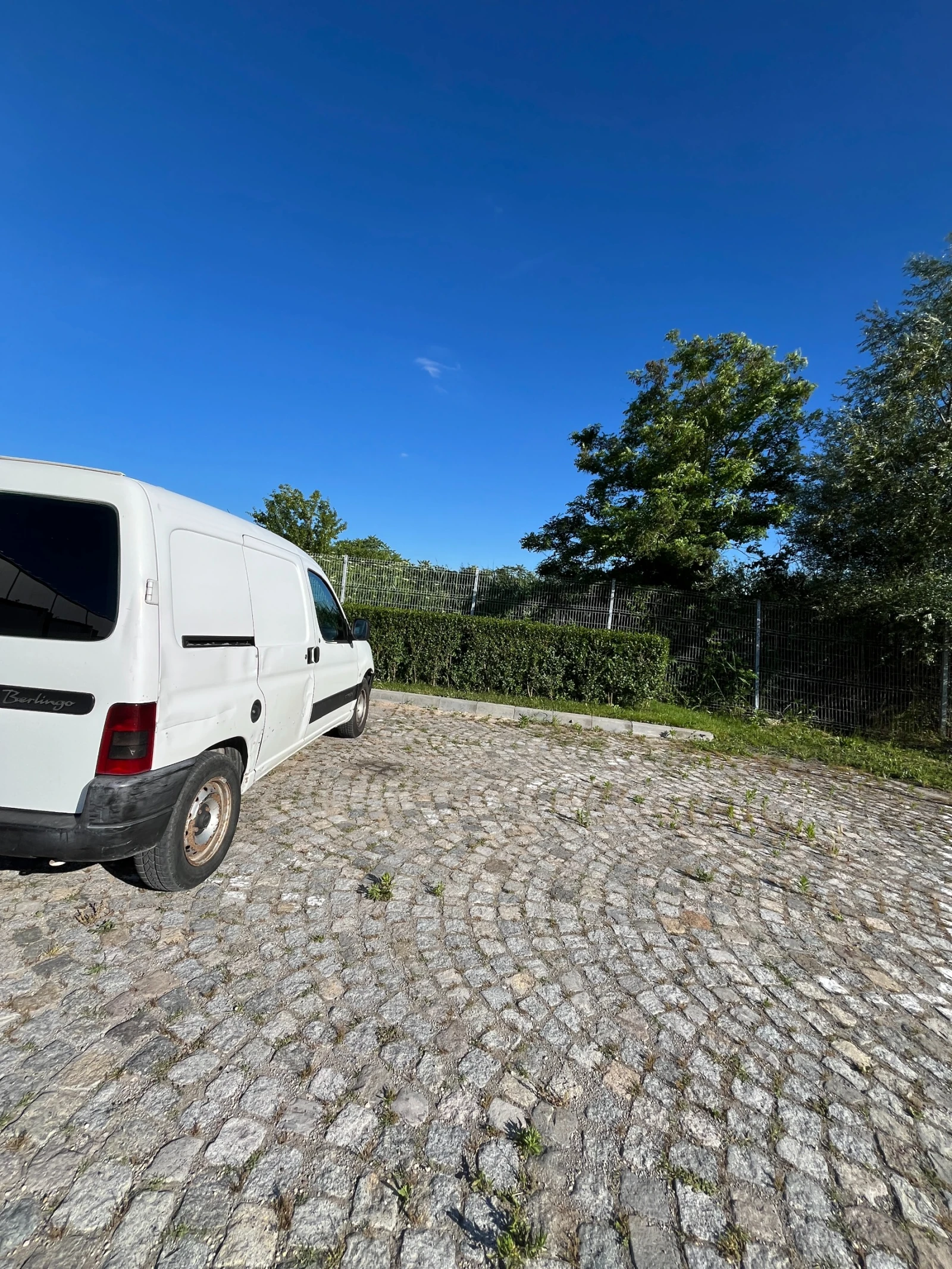 Citroen Berlingo 1.4i, снимка 4 - Автомобили и джипове - 54934319