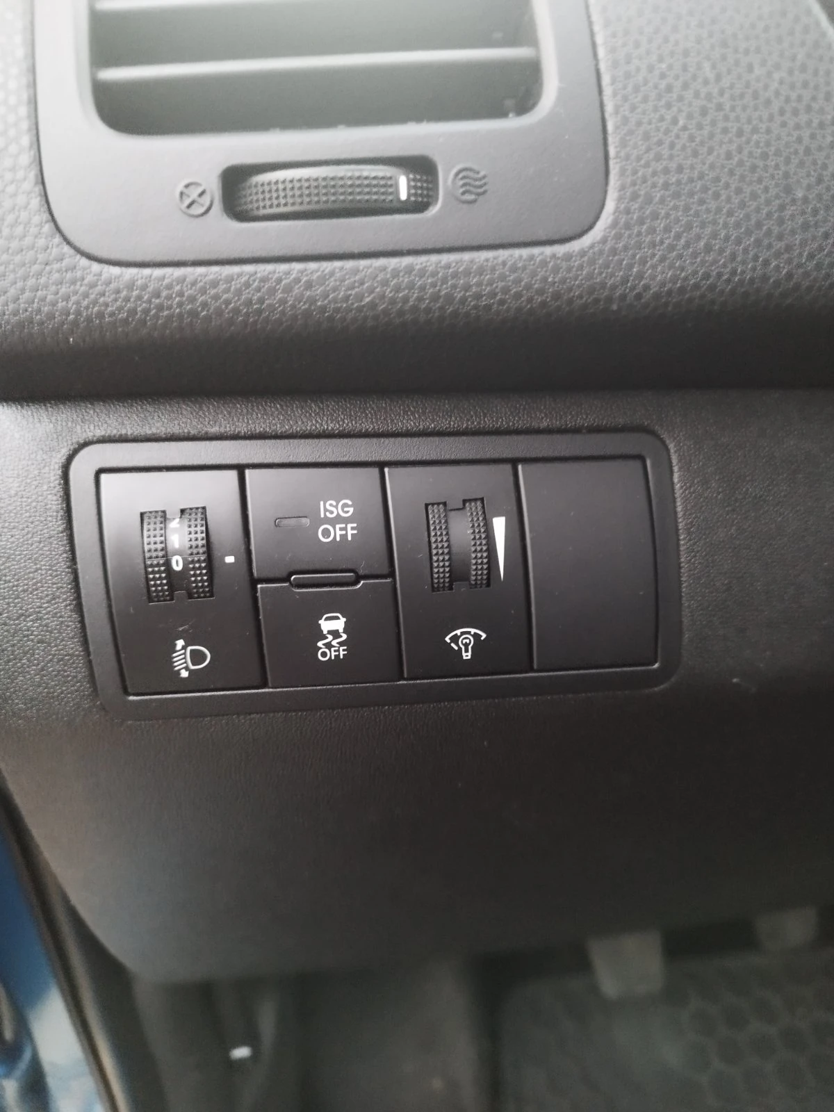 Kia Venga 1.4CRDI, 90 к.с.| 6-скорости | КЛИМАТРОНИК | , снимка 15 - Автомобили и джипове - 54974947