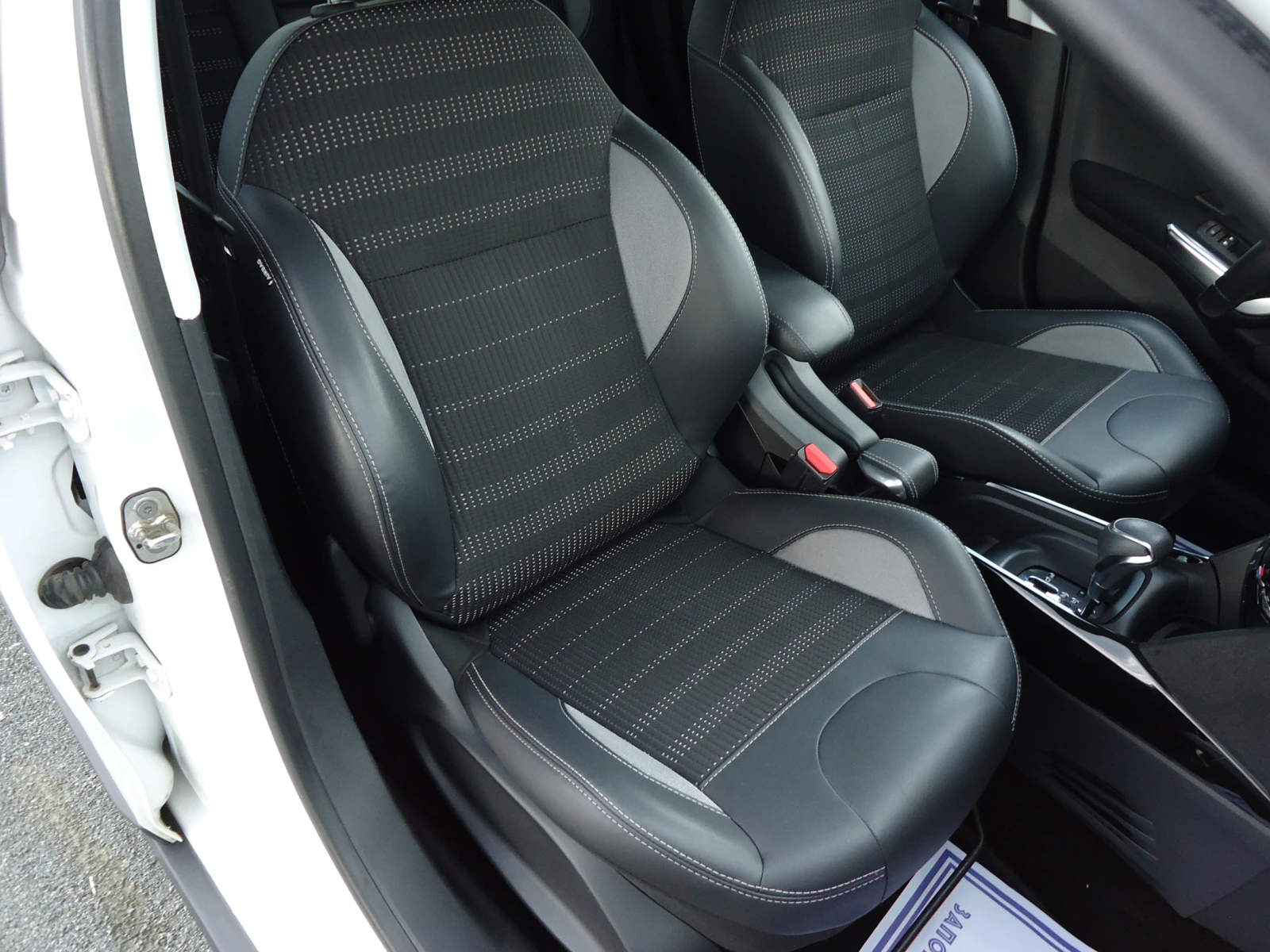Peugeot 2008 1.5 BlueHDI АВТОМАТИК, снимка 13 - Автомобили и джипове - 55352171