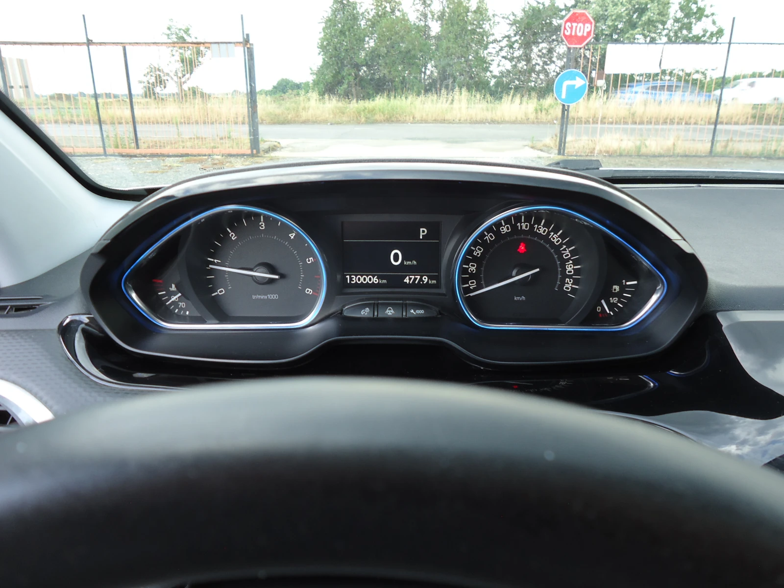 Peugeot 2008 1.5 BlueHDI АВТОМАТИК, снимка 15 - Автомобили и джипове - 55352171