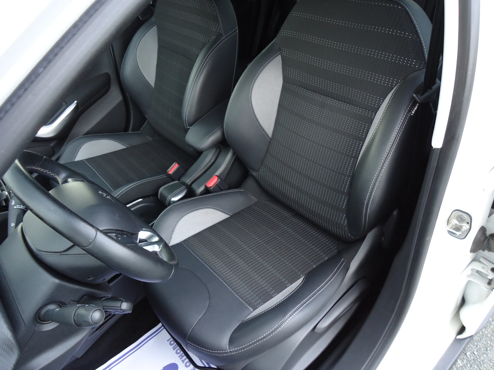 Peugeot 2008 1.5 BlueHDI АВТОМАТИК, снимка 14 - Автомобили и джипове - 55352171