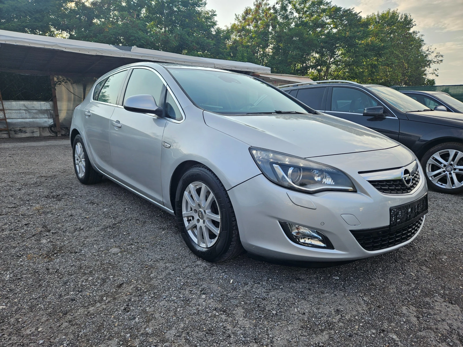 Opel Astra 2.0CDTI НАВИГАЦИЯ-КСЕНОН-АВТОМАТИК-ПЕРФЕКТНА, снимка 3 - Автомобили и джипове - 55442289