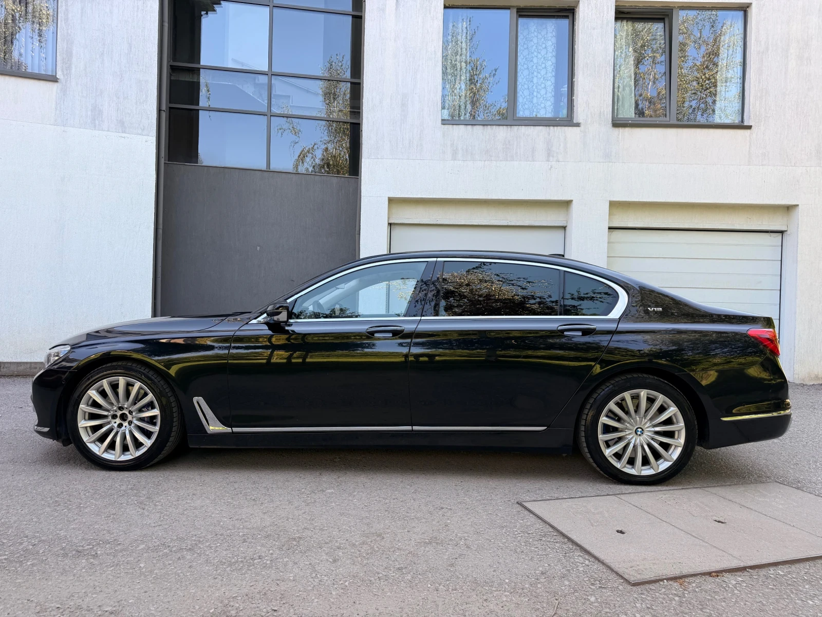 BMW 740 d / LONG / ОБСЛУЖЕН ДВИГАТЕЛ / FULL, снимка 4 - Автомобили и джипове - 55505147
