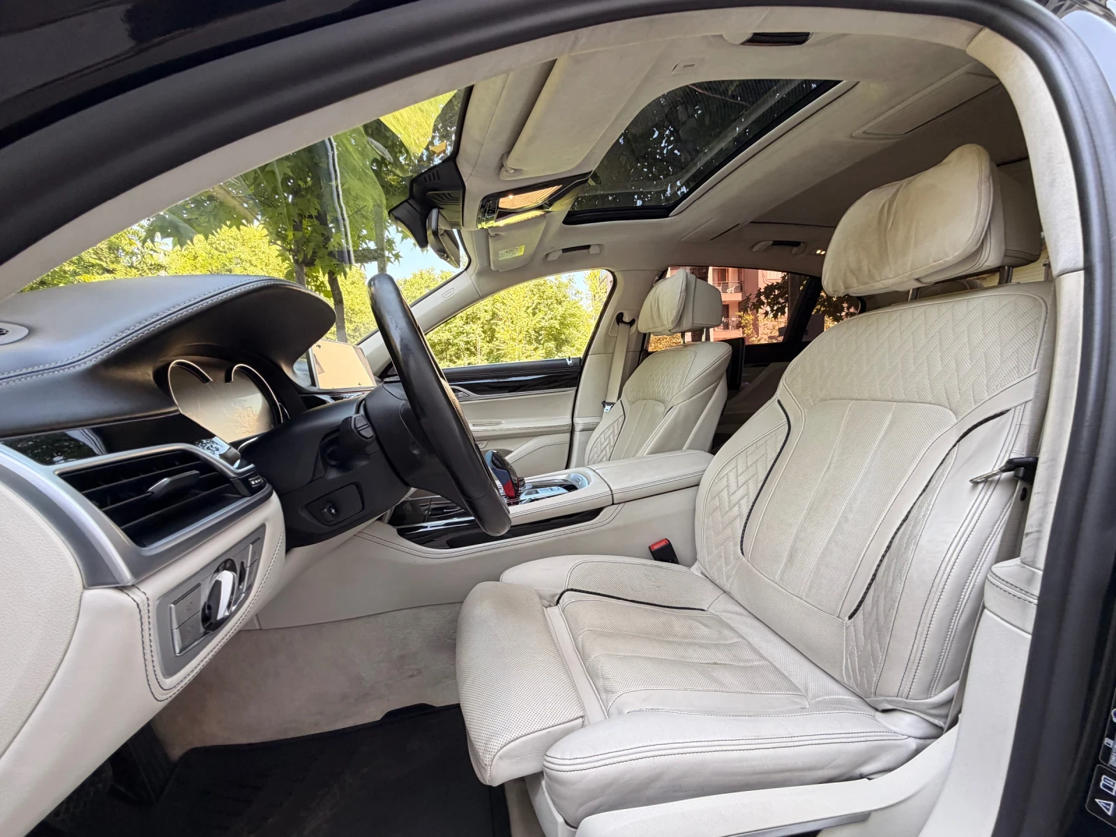 BMW 740 d / LONG / ОБСЛУЖЕН ДВИГАТЕЛ / FULL, снимка 10 - Автомобили и джипове - 55505147