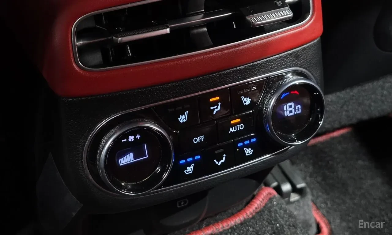 Genesis GV70 Pano* 360* Обдух* Подгрев* HUD* Масажи* , снимка 14 - Автомобили и джипове - 55792466