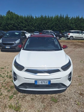 Kia Stonic 1.2 BENZIN GAZ NAVI CAMERA CAR PLAY 181000км 100%, снимка 2