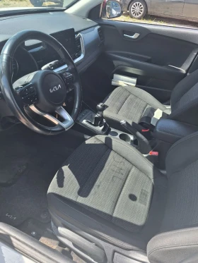 Kia Stonic 1.2 BENZIN GAZ NAVI CAMERA CAR PLAY 181000км 100%, снимка 7