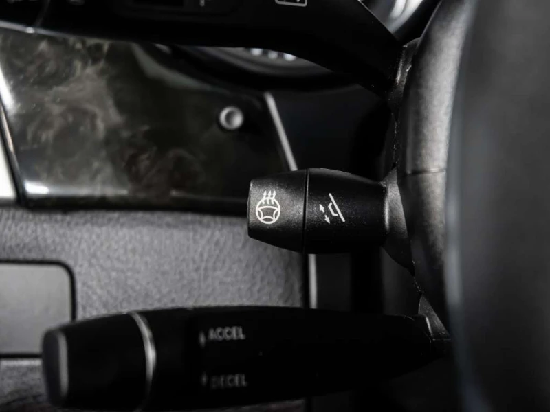 Mercedes-Benz ML 350 BLUETEC 4 matic * CARFAX * HEATED SEATS* PANO* NAV, снимка 17 - Автомобили и джипове - 53448438