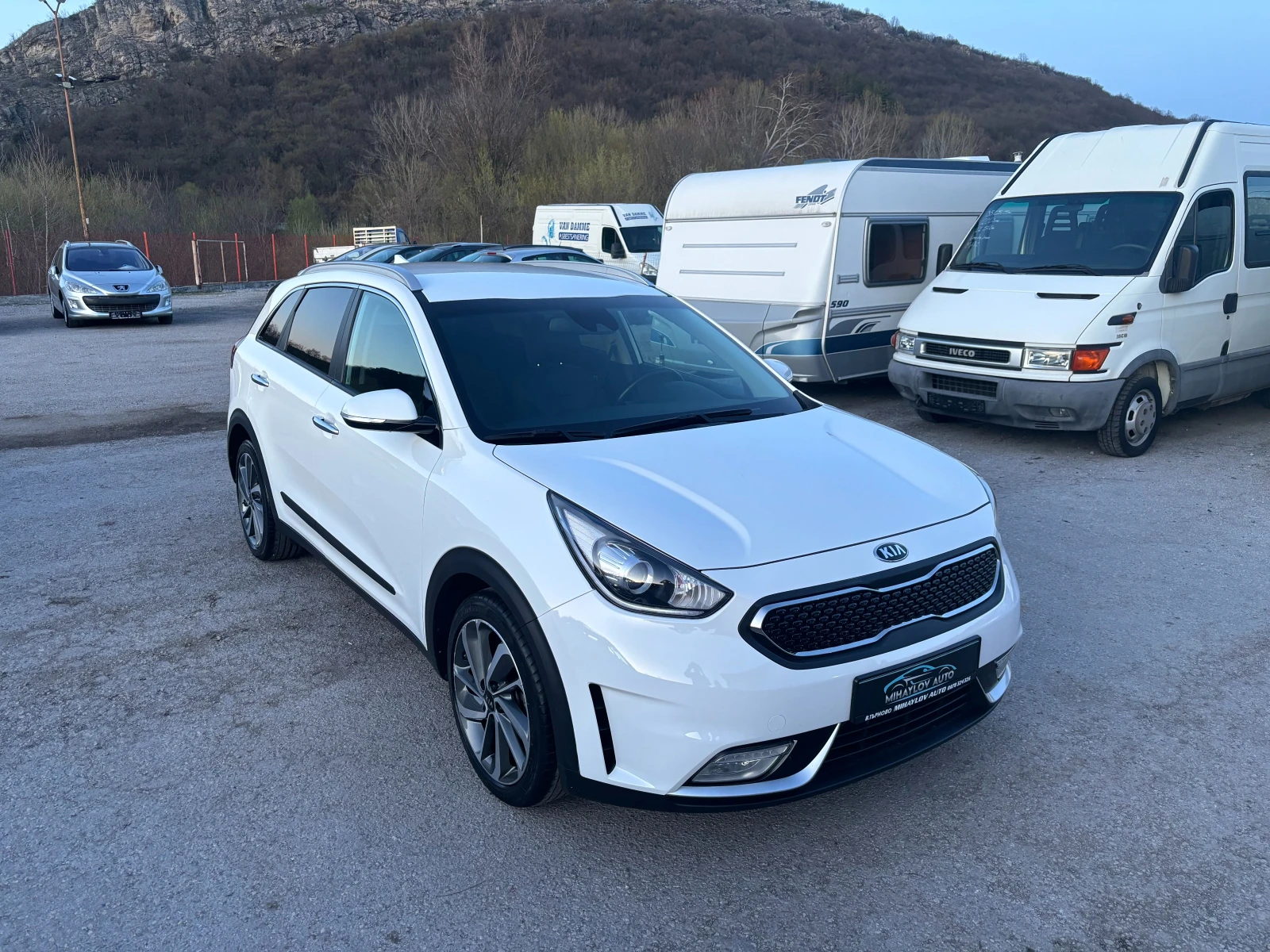Kia Niro 1.6 HYBRID КОЖА= НАВИГАЦИЯ= АВТОМАТИК | Mobile.bg — изображение 1