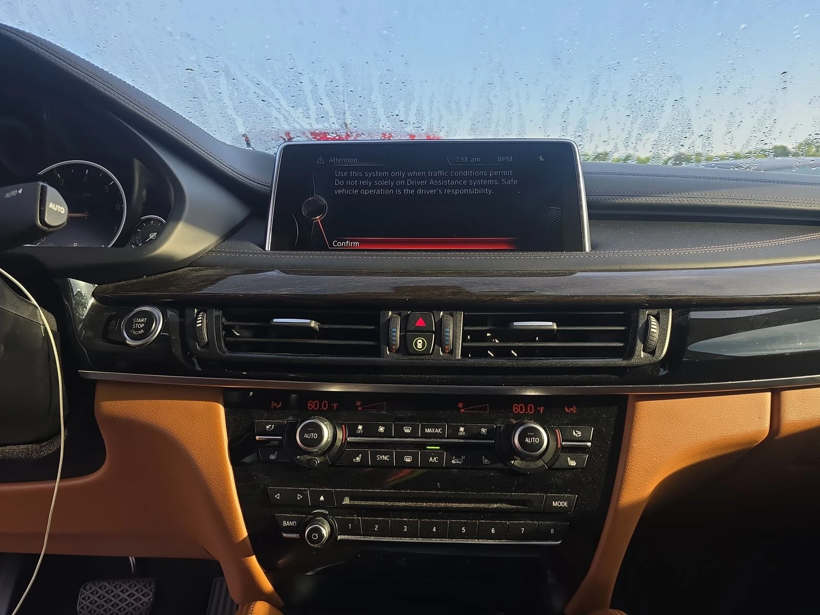 BMW X6  xDrive35i/HEAD-UP/HI-FI/ОБДУХВАНЕ/ПОДГРЕВИ - изображение 9