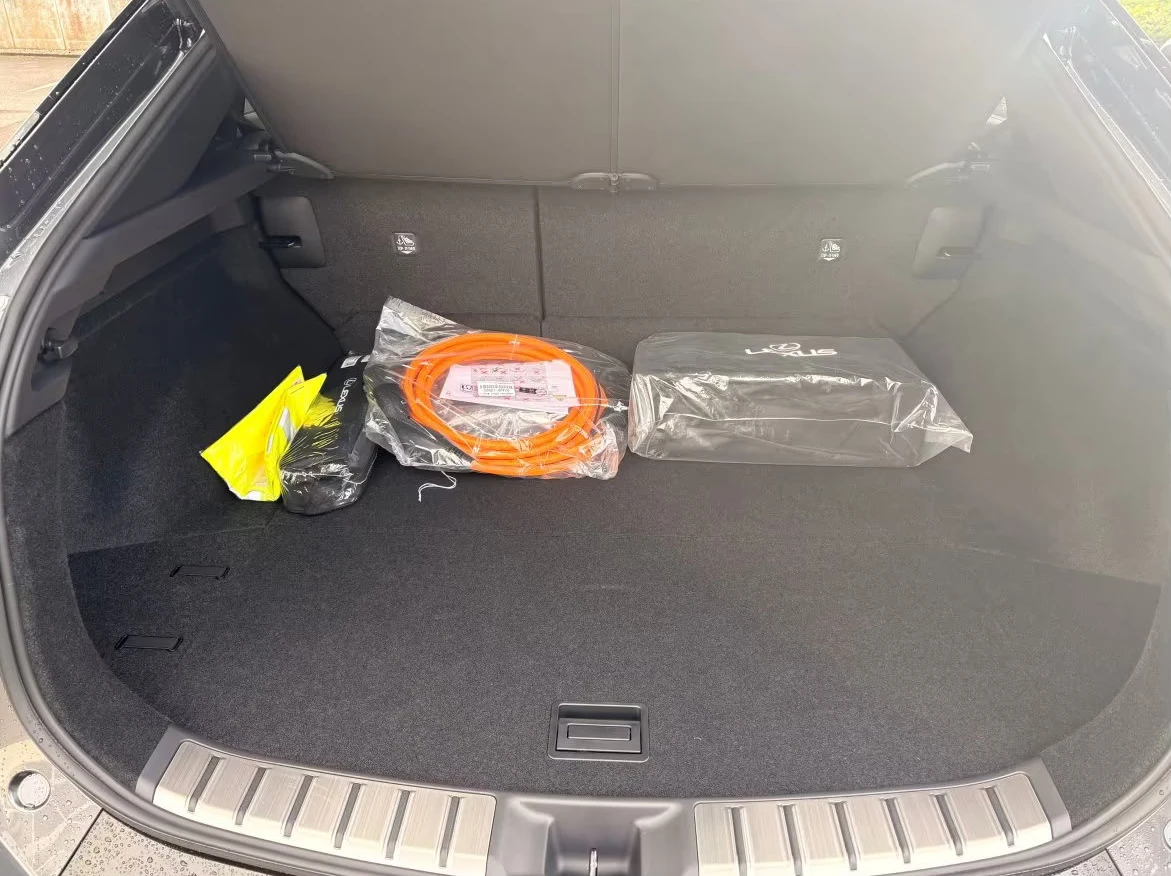 Lexus RZ 350e/227HP/EXECUTIVE/360/NAVI/CPLAY/ACC/KLESS/805g | Mobile.bg � ����������� 16