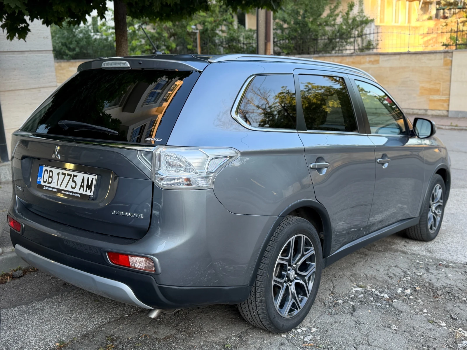 Mitsubishi Outlander, снимка 5 - Автомобили и джипове - 55003453