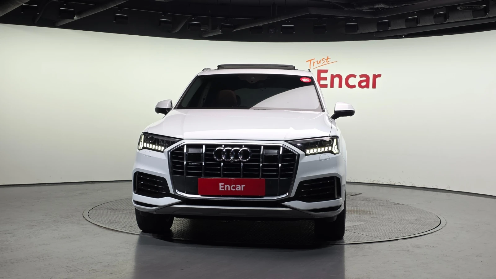 Audi Q7 45 TDI * DIS * ОБДУХ * HUD * ПАНО360, снимка 2 - Автомобили и джипове - 55175807