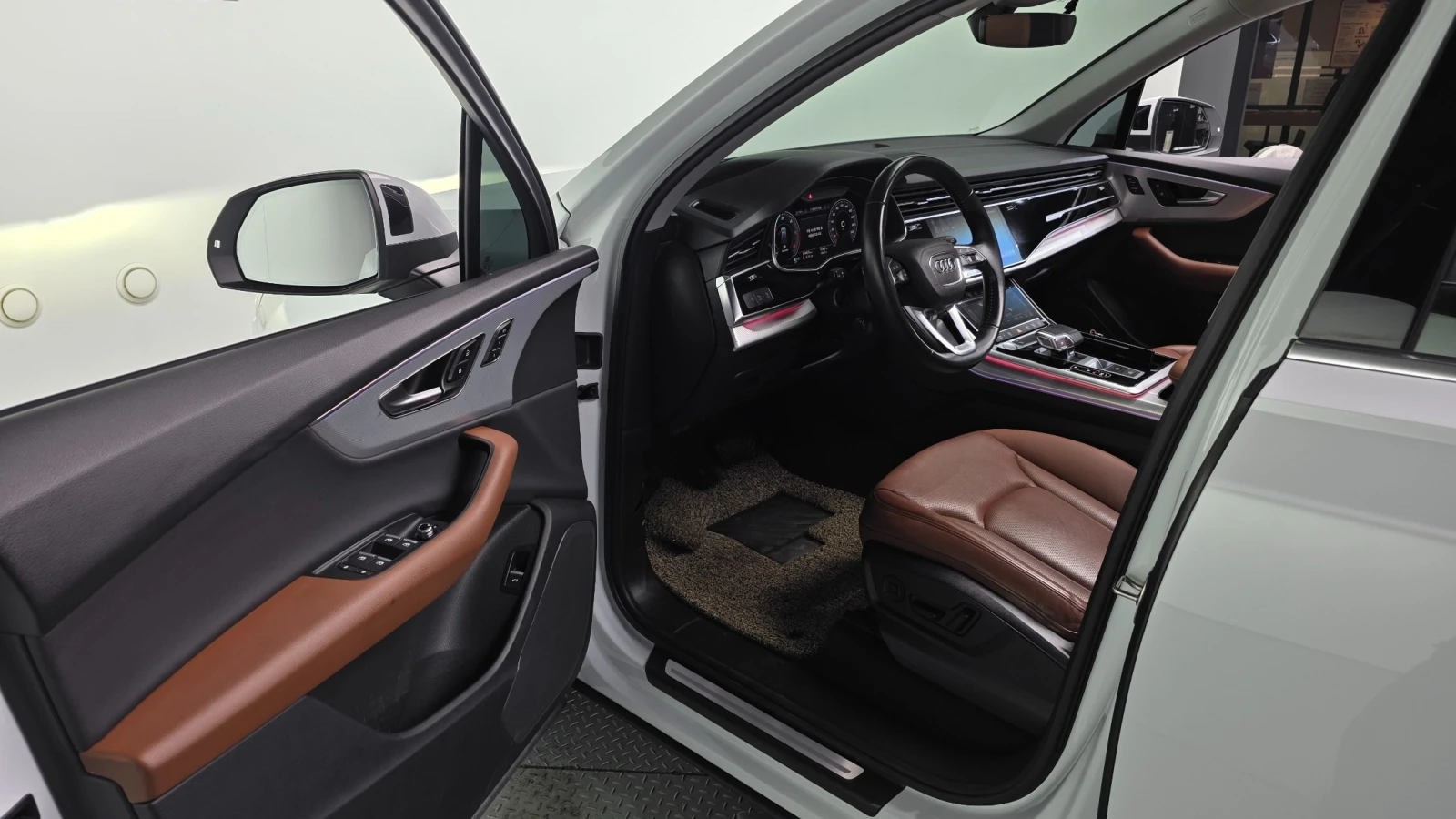 Audi Q7 45 TDI * DIS * ОБДУХ * HUD * ПАНО360, снимка 11 - Автомобили и джипове - 55175807
