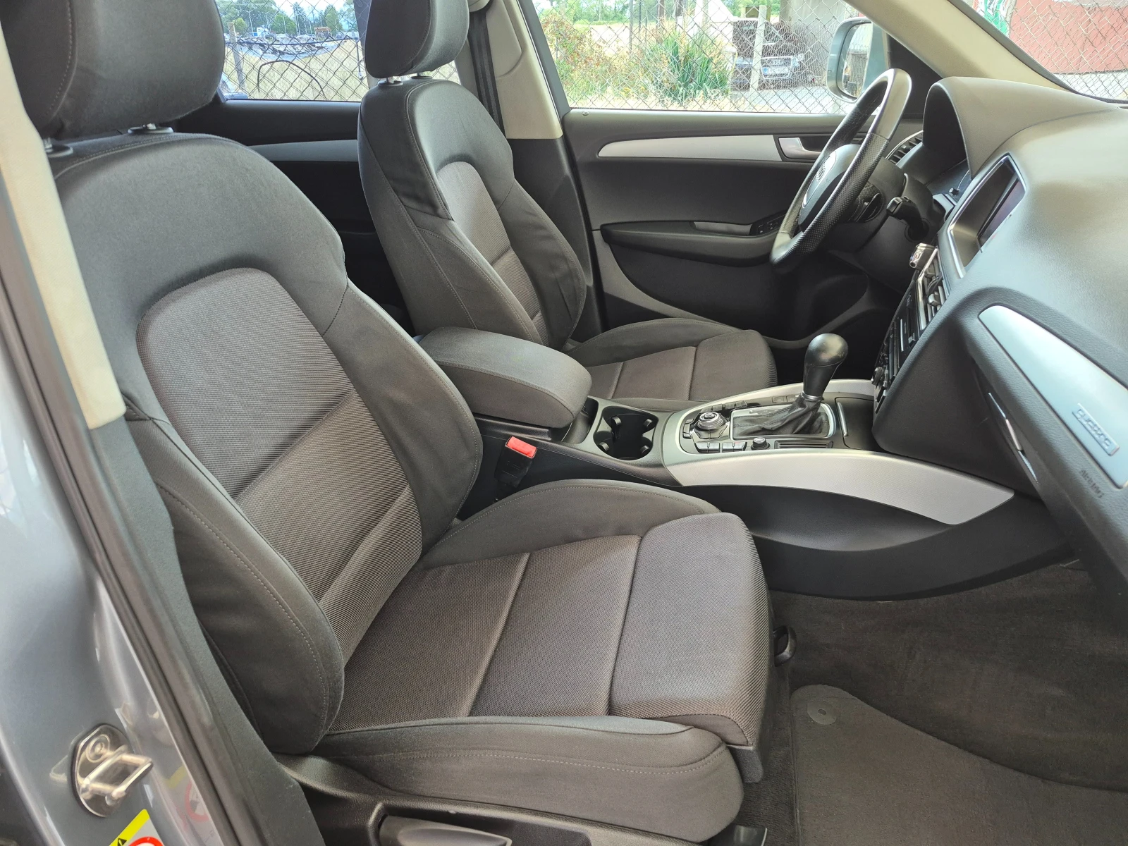 Audi Q5 2.0 TDI, снимка 13 - Автомобили и джипове - 55212709