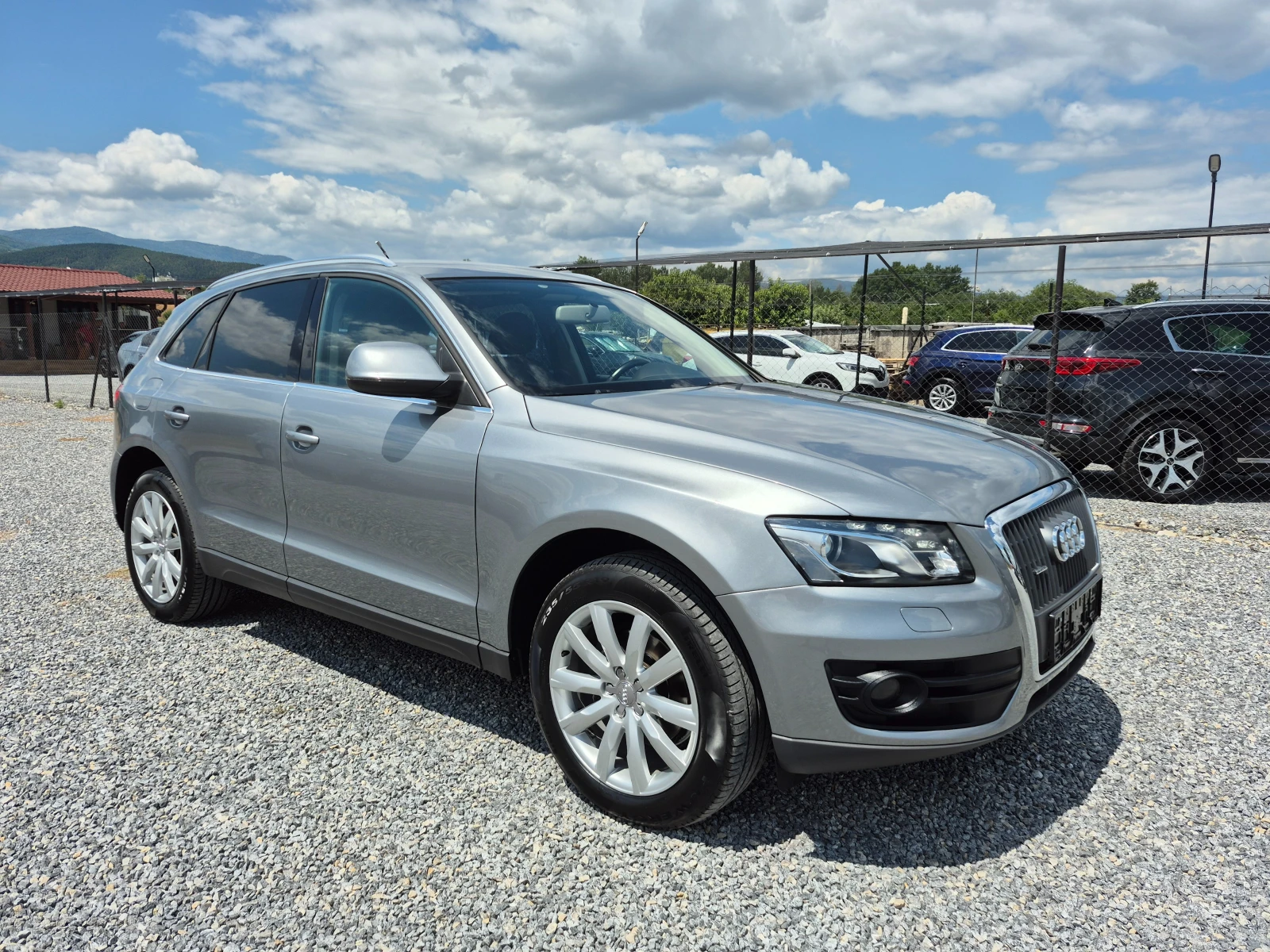 Audi Q5 2.0 TDI, снимка 3 - Автомобили и джипове - 55212709