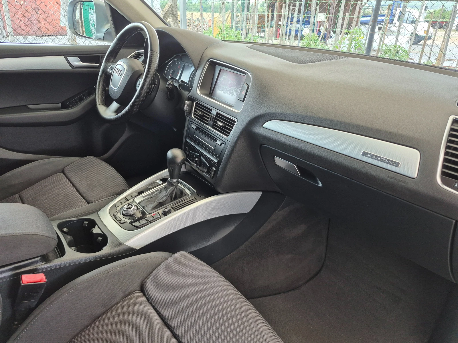 Audi Q5 2.0 TDI, снимка 12 - Автомобили и джипове - 55212709