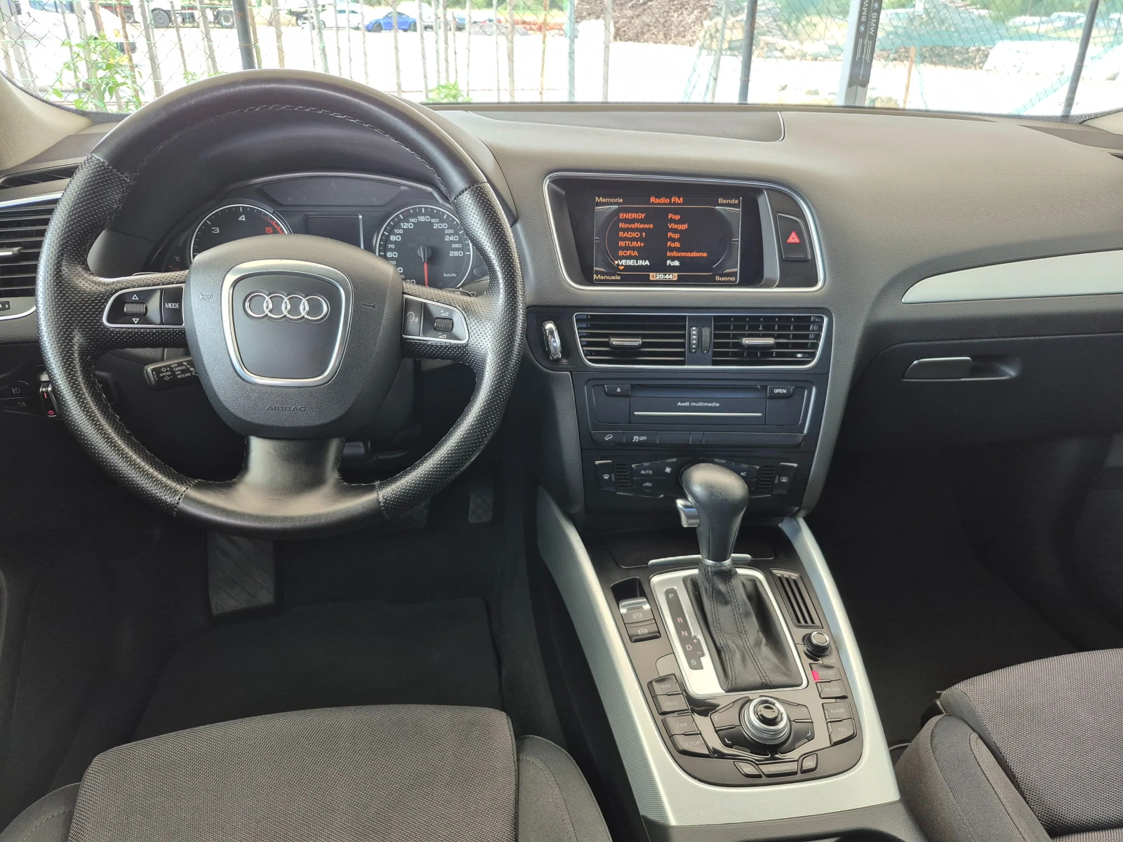 Audi Q5 2.0 TDI, снимка 10 - Автомобили и джипове - 55212709