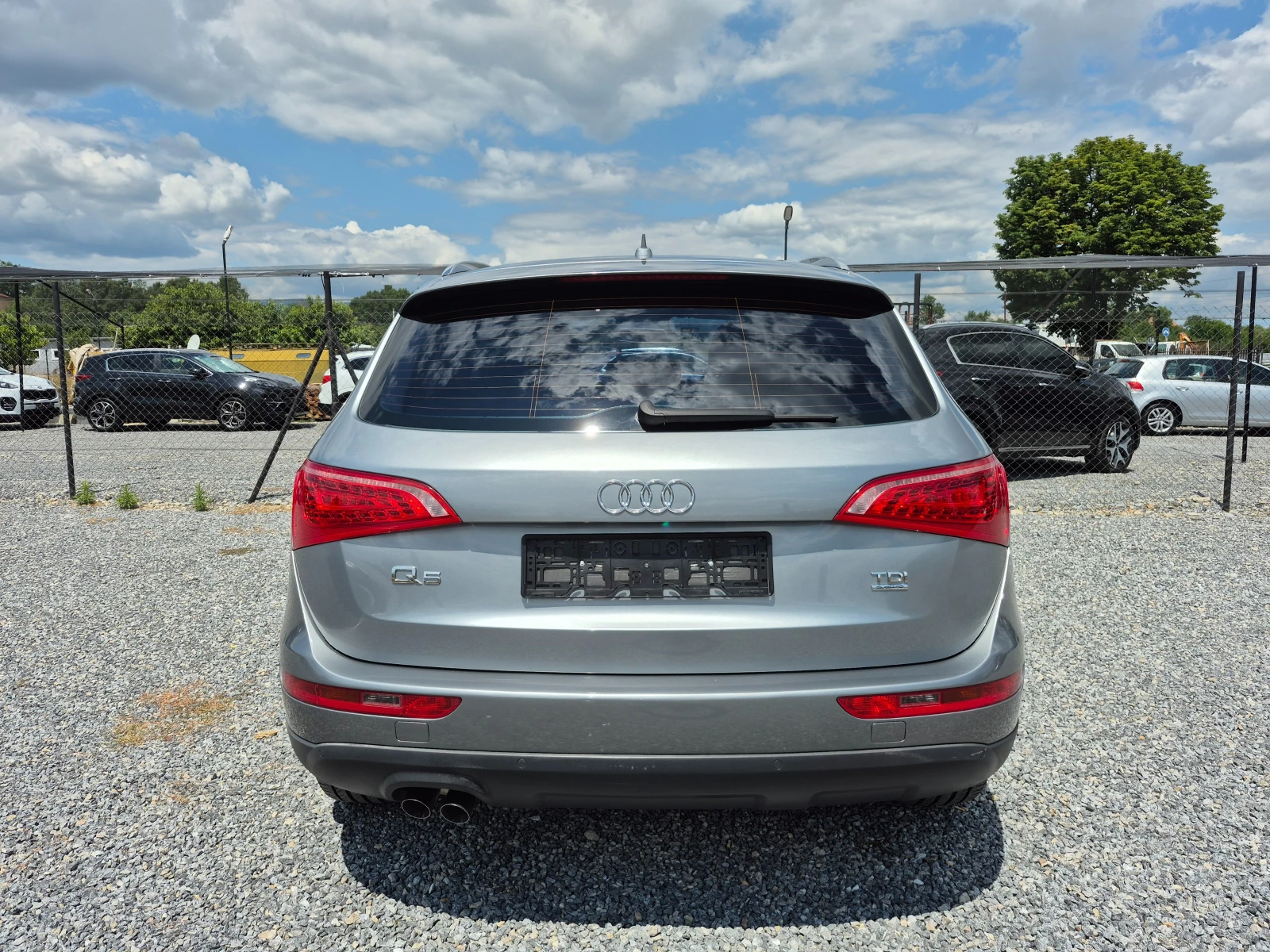 Audi Q5 2.0 TDI, снимка 4 - Автомобили и джипове - 55212709