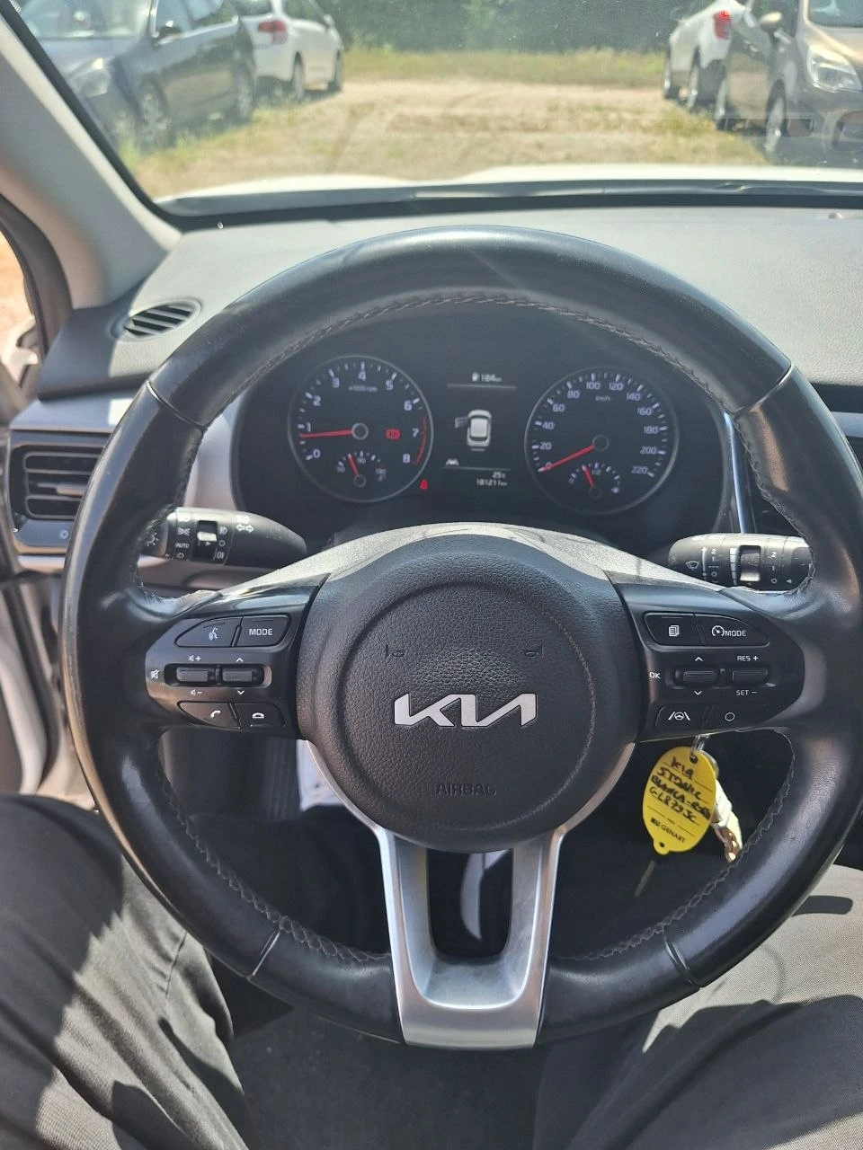 Kia Stonic 1.2 BENZIN GAZ NAVI CAMERA CAR PLAY 181000км 100%, снимка 6 - Автомобили и джипове - 55504815