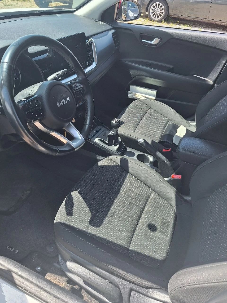 Kia Stonic 1.2 BENZIN GAZ NAVI CAMERA CAR PLAY 181000км 100%, снимка 7 - Автомобили и джипове - 55504815