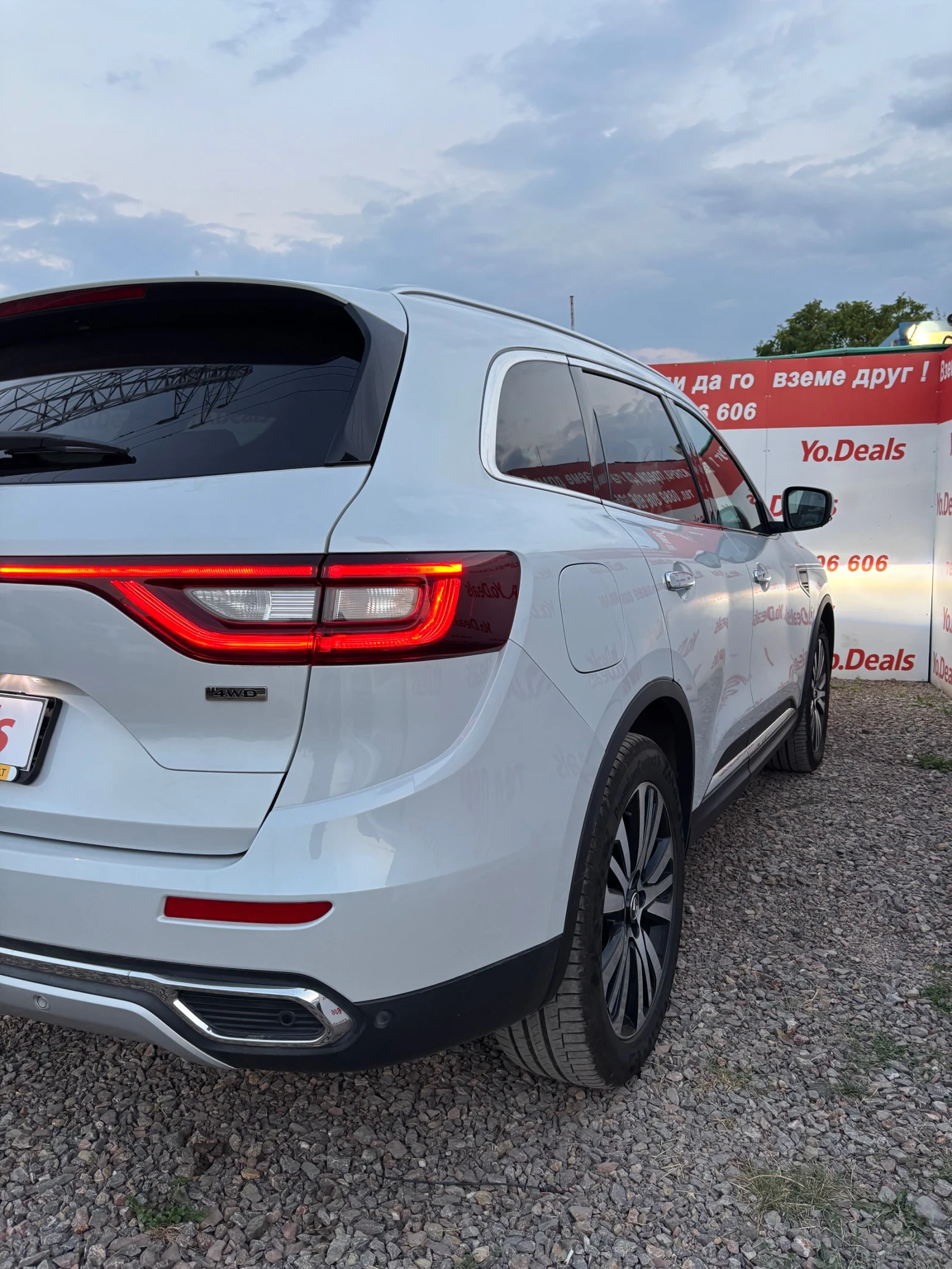 Renault Koleos 2.0 BluedCi Initiale Paris 4WD, снимка 8 - Автомобили и джипове - 56041059