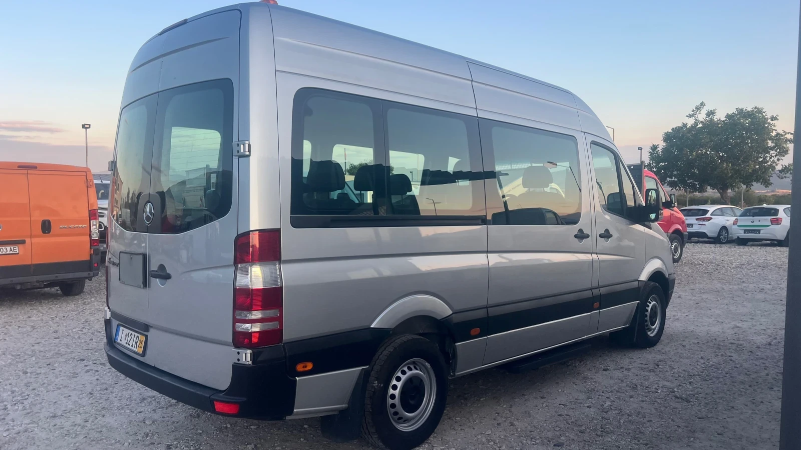 Mercedes-Benz Sprinter 315 315/ 646/ 2010година 9 места  - изображение 3