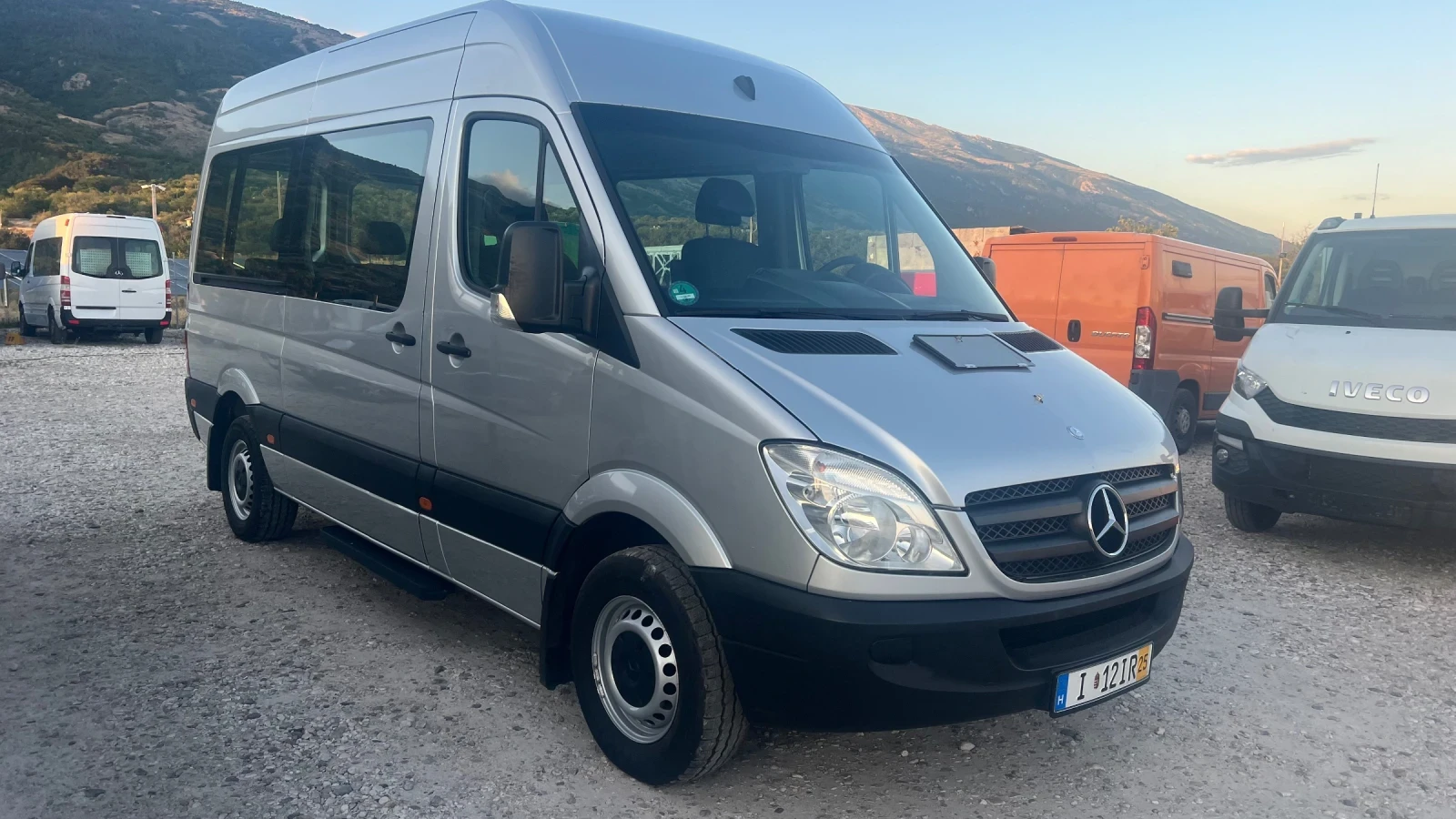 Mercedes-Benz Sprinter 315 315/ 646/ 2010година 9 места  - изображение 2