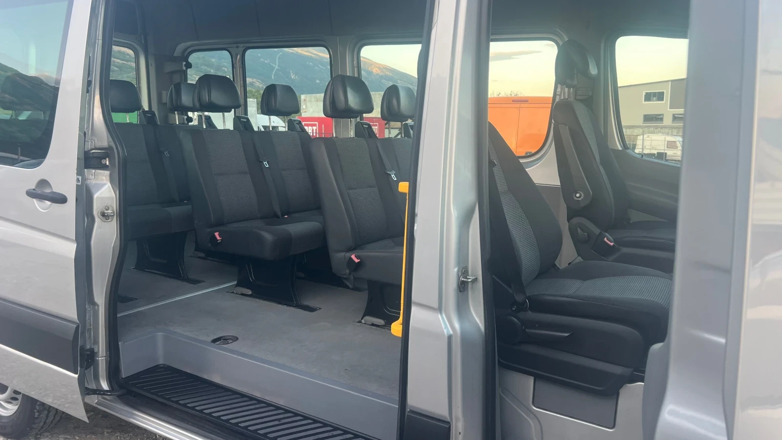 Mercedes-Benz Sprinter 315 315/ 646/ 2010година 9 места  - изображение 8