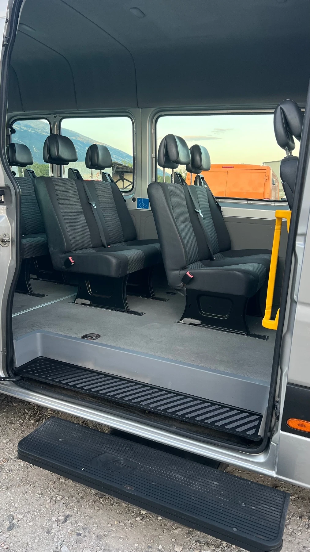 Mercedes-Benz Sprinter 315 315/ 646/ 2010година 9 места  - изображение 9