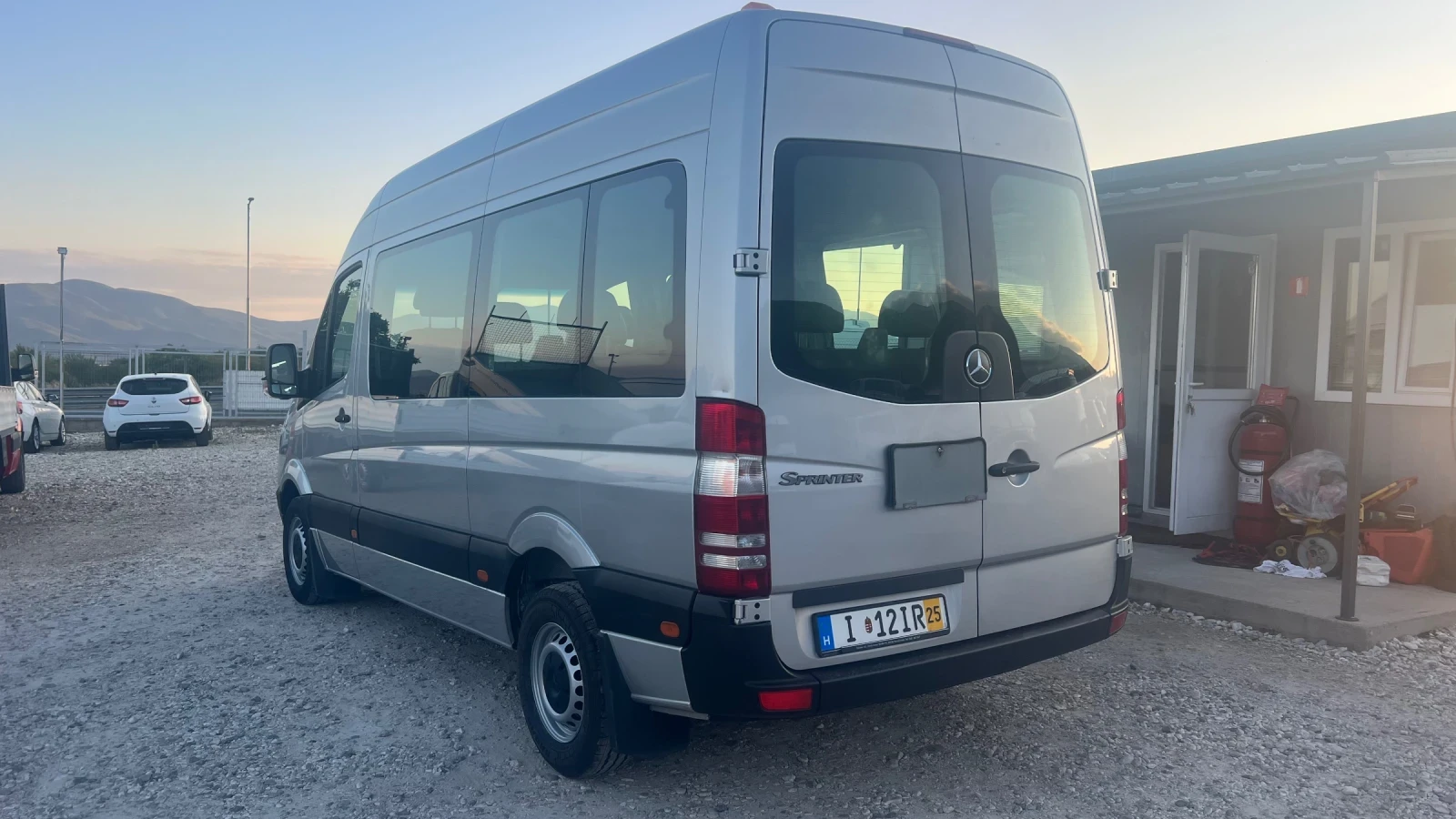 Mercedes-Benz Sprinter 315 315/ 646/ 2010година 9 места  - изображение 4