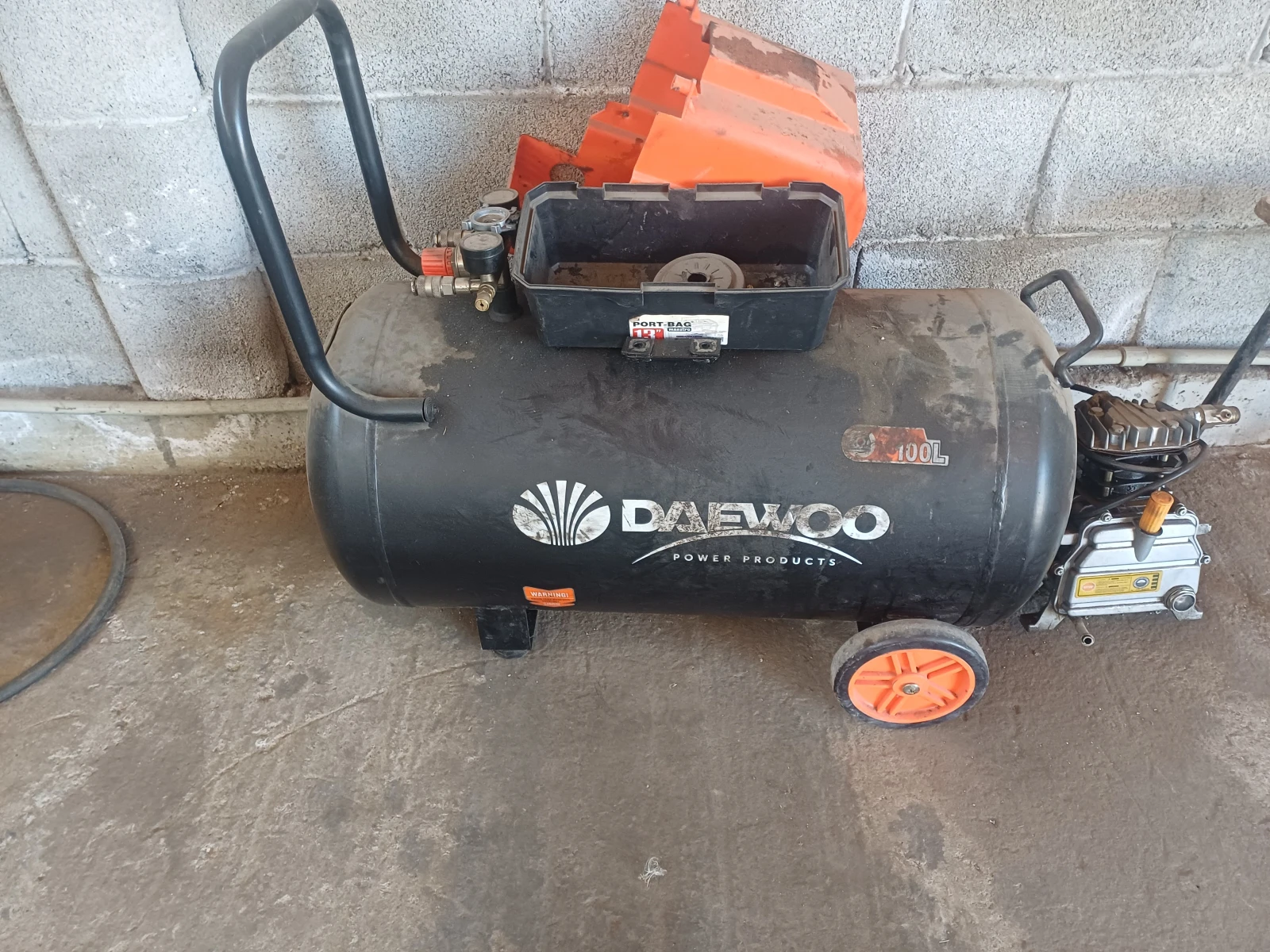Компресор за въздух 100 литра- неработещ мотор