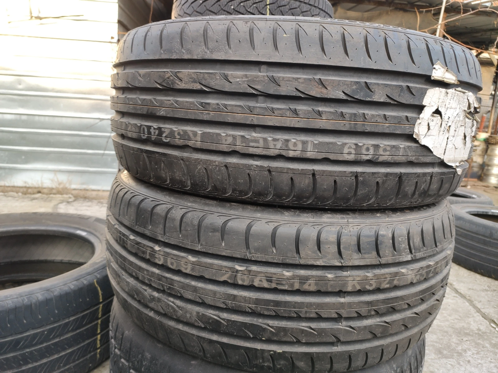 Гуми Летни 225/40R19, снимка 5 - Гуми и джанти - 54086493